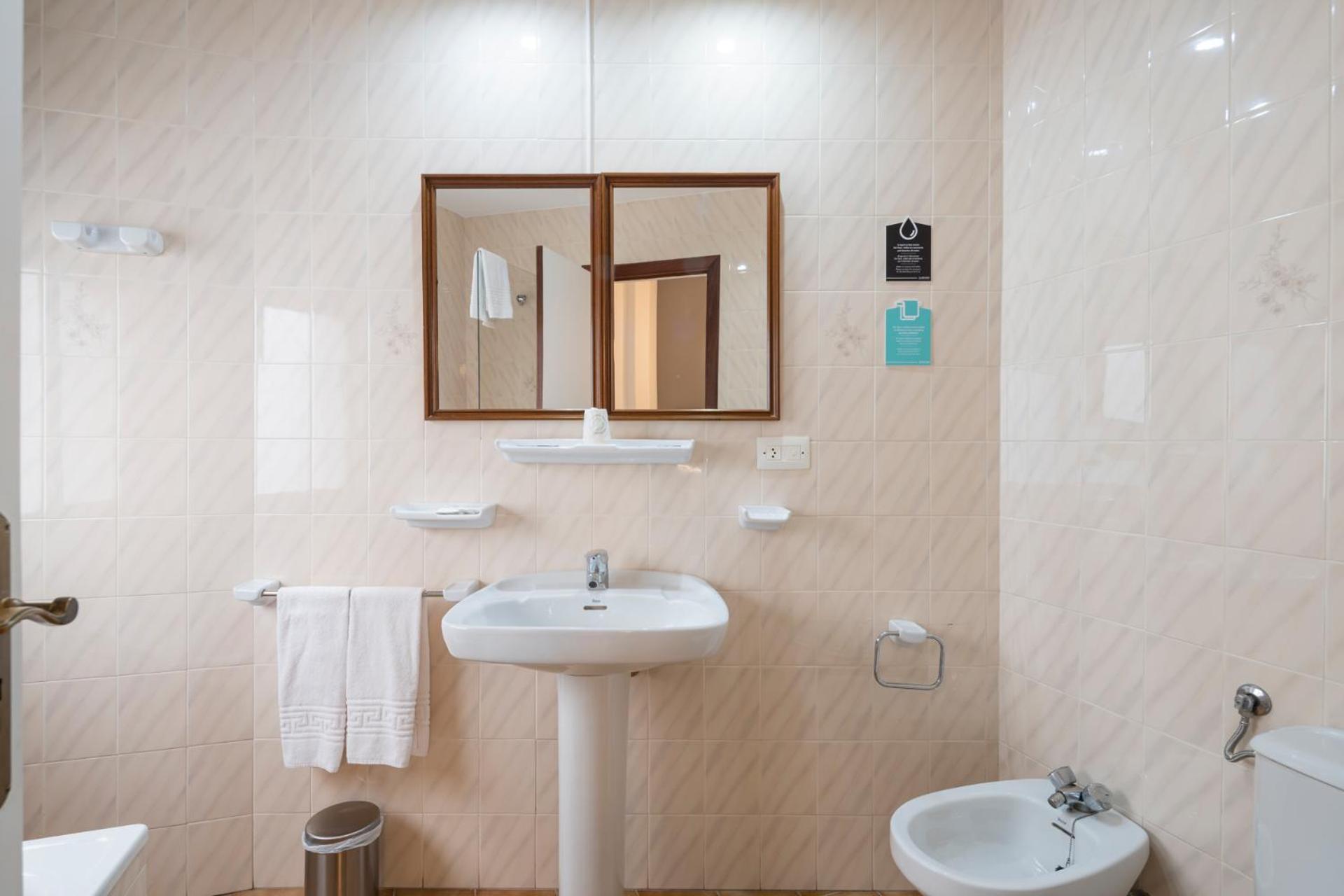 Hotel Alda Via Norte โอโกรเบ ภายนอก รูปภาพ